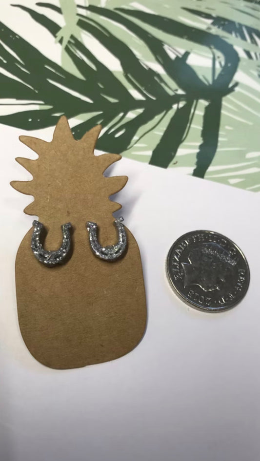 Lucky Charm – Lucky Horseshoe Earrings