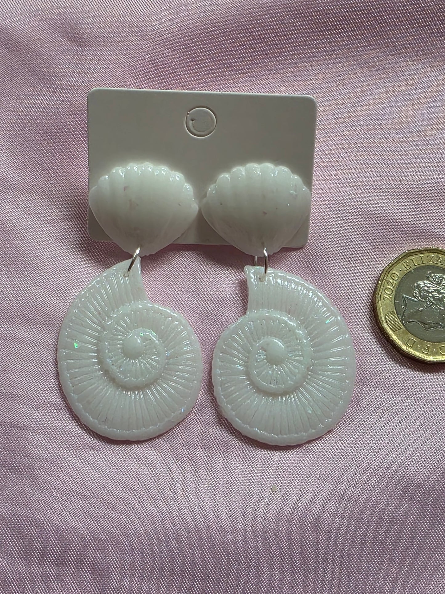 Giz ya voice - Handmade Shell Earrings
